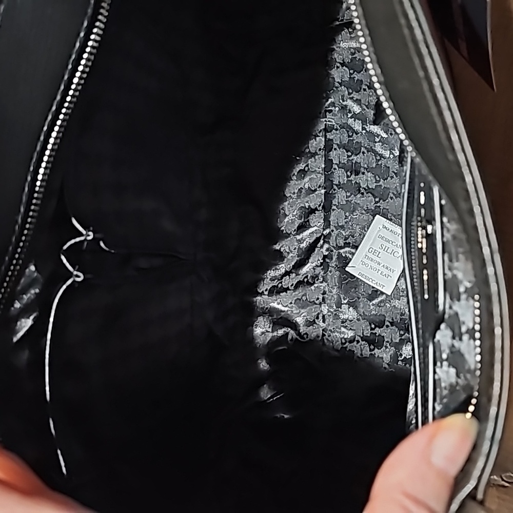 NWT KARL LAGERFELD MSRP $198 - Picture 6 of 10